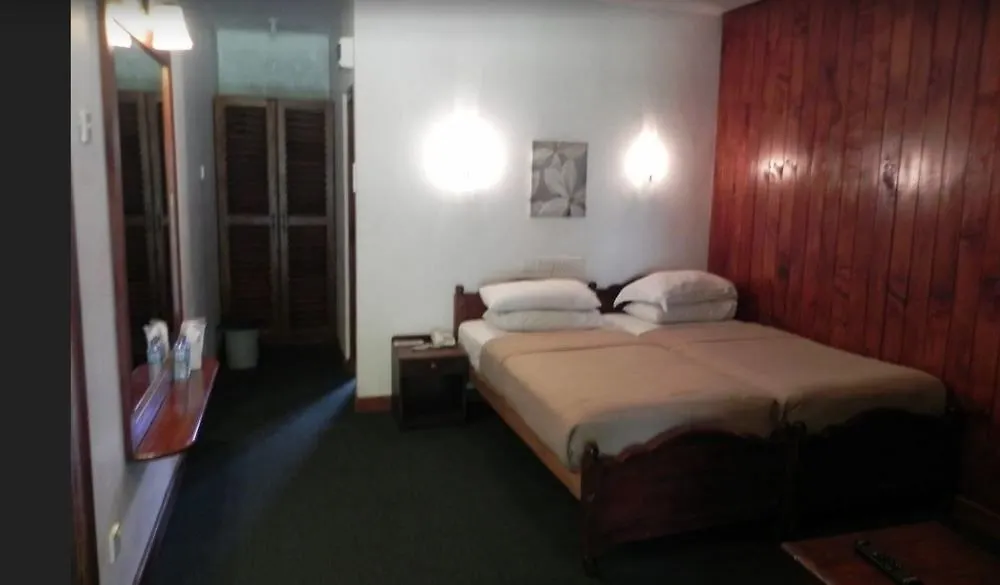 Hotel Nuwara Eliya Golf Club 3*,